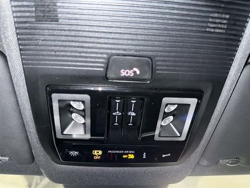 Used 2024 Volkswagen Atlas Cross Sport SEL Premium R-Line image 25