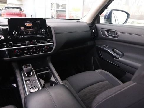 Certified 2025 Nissan Pathfinder SV AWD/4WD image 27