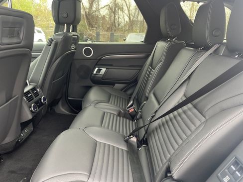Used 2025 Land Rover Discovery Metropolitan Edition AWD/4WD image 20