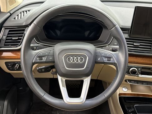Used 2023 Audi Q5 2.0T Premium Plus w/ Premium Plus Package AWD/4WD image 9