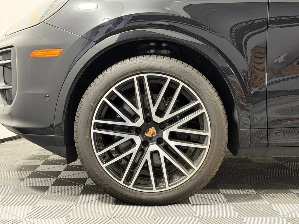 Certified 2026 Porsche Cayenne Coupe AWD/4WD image 13