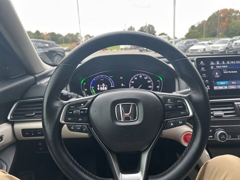 Used 2022 Honda Accord Touring image 18