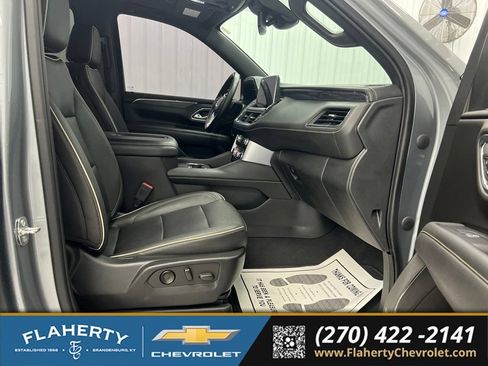 Used 2023 GMC Yukon XL SLT AWD/4WD image 15