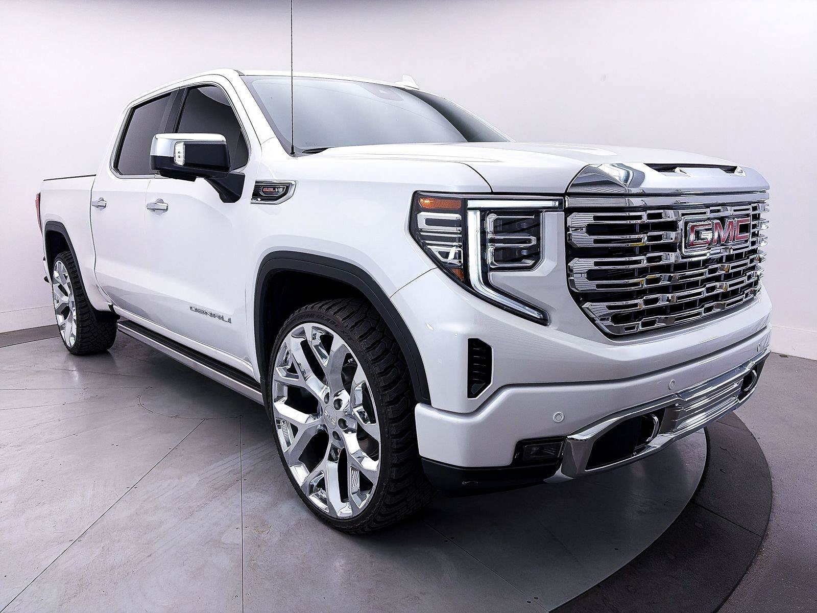 Used 2025 GMC Sierra 1500 Denali AWD/4WD image 13