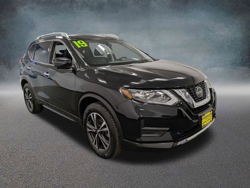 Used 2019 Nissan Rogue SV w/ Premium Package AWD/4WD image 3