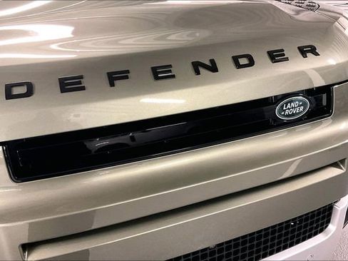 Certified 2025 Land Rover Defender 110 S image 31