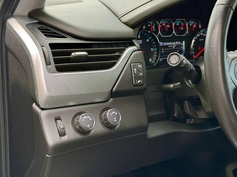 Used 2019 Chevrolet Suburban LT AWD/4WD image 20