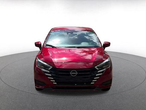 Used 2025 Nissan Versa SV image 4