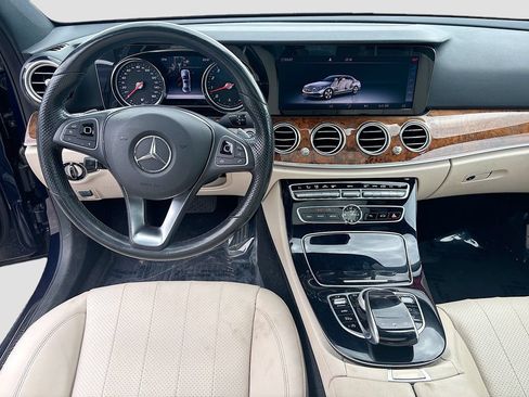 Used 2017 Mercedes-Benz E 300 4MATIC image 33