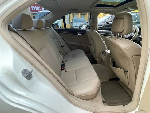 Used 2010 Mercedes-Benz C 300 Sedan image 23