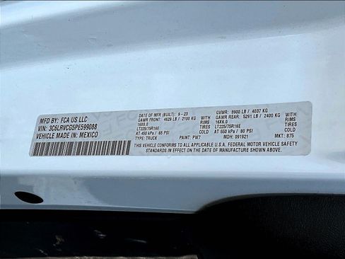 Used 2023 RAM ProMaster 2500 w/ Driver Convenience Group FWD image 17