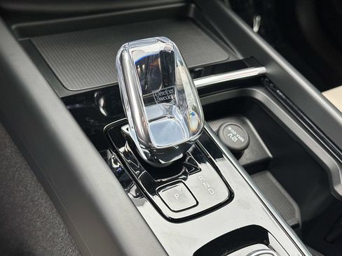 Certified 2026 Volvo XC60 B5 Plus w/ Climate Package image 13