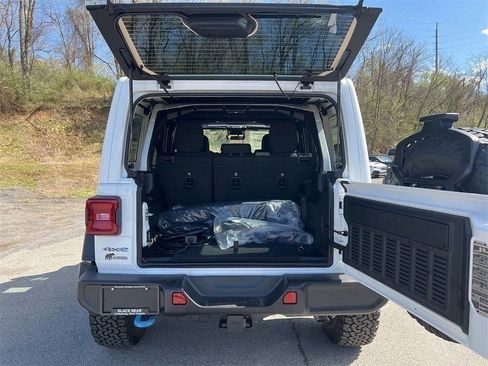 New 2025 Jeep Wrangler Unlimited Rubicon 4xe w/ Technology Group image 23