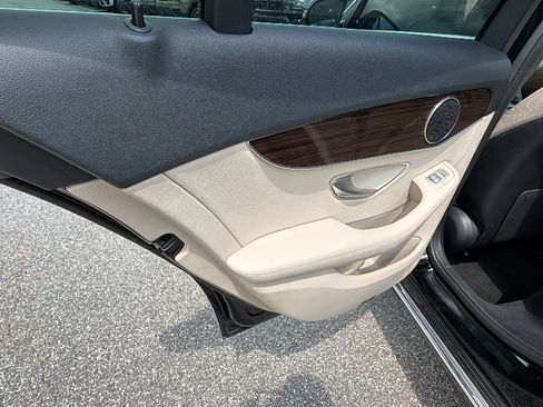 Used 2019 Mercedes-Benz C 300 Sedan image 22