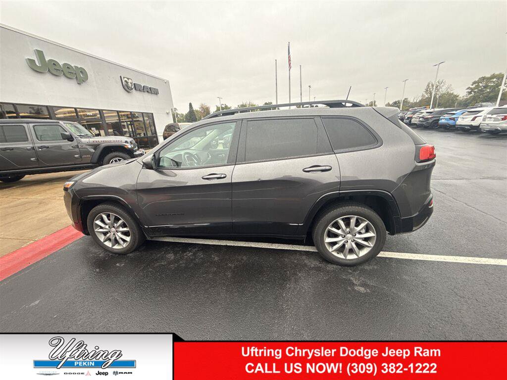 Used 2018 Jeep Cherokee Latitude FWD image 1