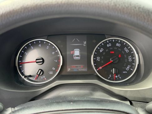 Used 2022 Toyota RAV4 LE AWD/4WD image 10