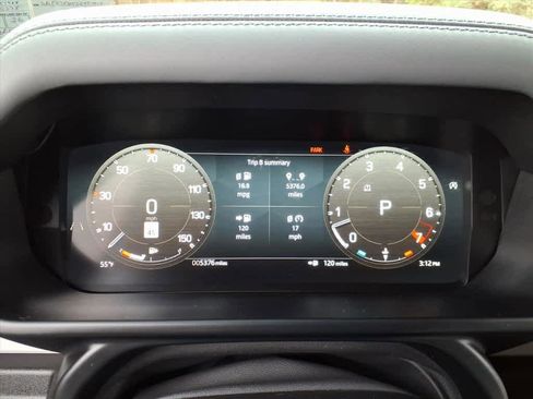 Used 2025 Land Rover Defender 110 X-Dynamic SE image 21