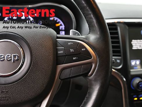 Used 2017 Jeep Grand Cherokee Altitude AWD/4WD image 16