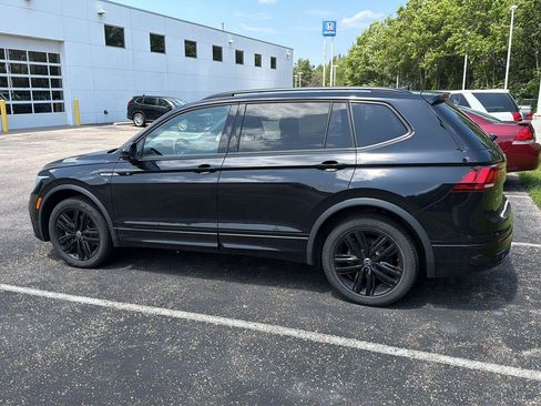 Used 2022 Volkswagen Tiguan SE R-Line AWD/4WD image 9