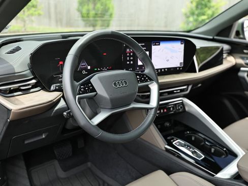 Certified 2025 Audi Q5 Premium w/ Premium Plus AWD/4WD image 19