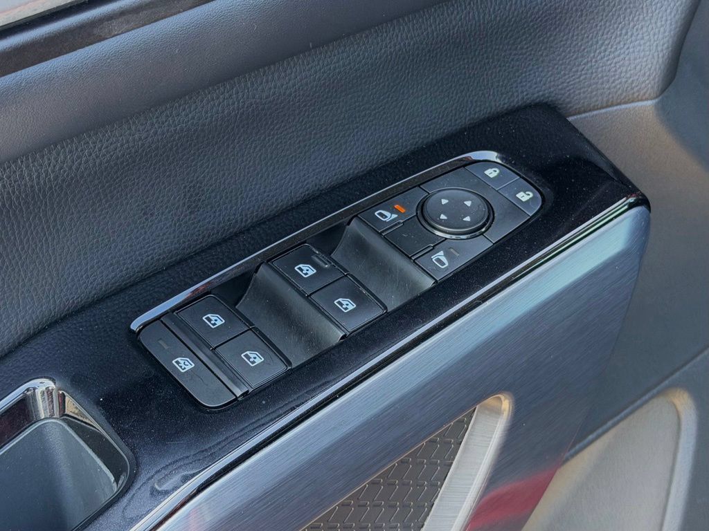 Certified 2023 Nissan Pathfinder SL FWD image 13