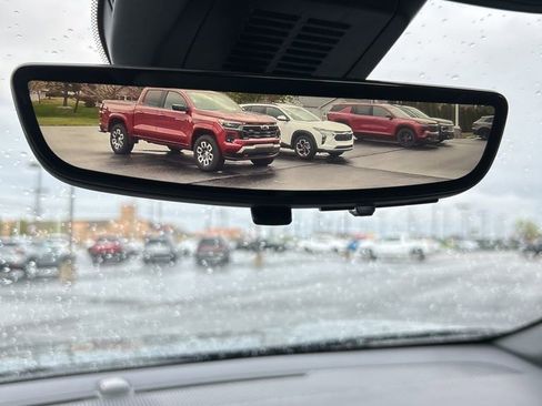 Used 2025 Chevrolet Equinox LT w/ Convenience Package II image 47