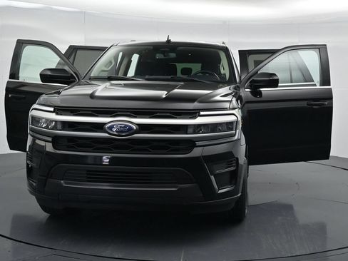 Used 2024 Ford Expedition XLT RWD image 6