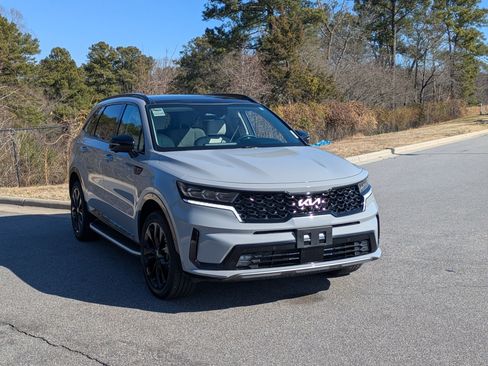 Used 2023 Kia Sorento SX image 3