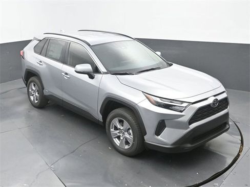 New 2025 Toyota RAV4 XLE image 27