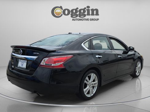 Used 2013 Nissan Altima 3.5 SL w/ Technology Pkg FWD image 5