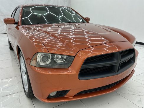 Used 2011 Dodge Charger R/T RWD image 3