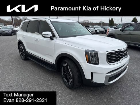 Used 2024 Kia Telluride S w/ S Sunroof Package image 3