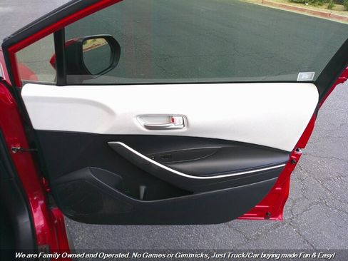 Used 2021 Toyota Corolla SE w/ Carpet Mat Package (TMS) image 28