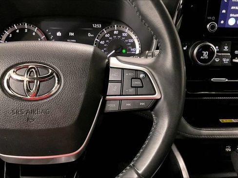Used 2023 Toyota Highlander XSE AWD/4WD image 21