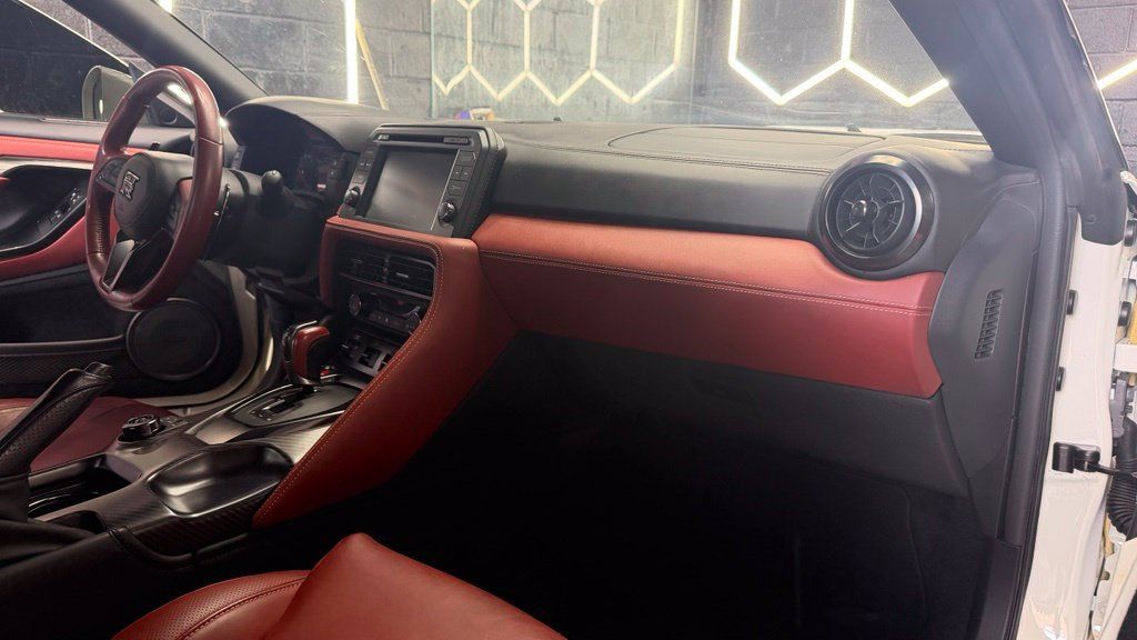Used 2019 Nissan GT-R Premium w/ Premium Interior Package AWD/4WD image 35
