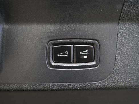 Used 2019 Porsche Panamera 4 Executive image 37