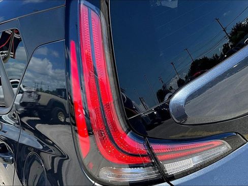 Used 2025 Kia Soul LX w/ LX Technology Package FWD image 24