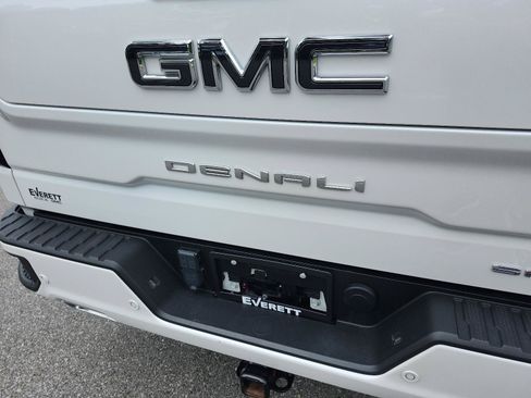 Certified 2022 GMC Sierra 1500 Denali Ultimate AWD/4WD image 4