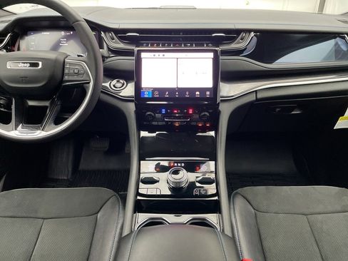 Used 2022 Jeep Grand Cherokee Trailhawk w/ Advanced Protech Group II image 33