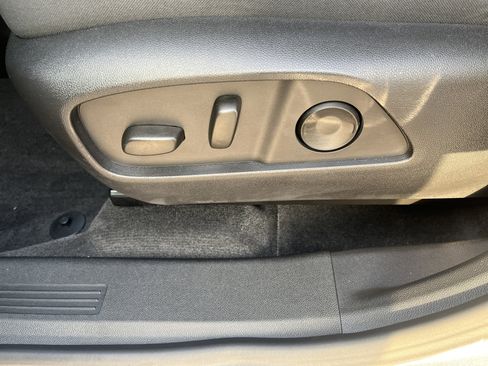 Used 2026 Chevrolet Equinox LT w/ Convenience Package II image 10