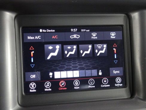 Used 2022 Dodge Charger SXT image 35