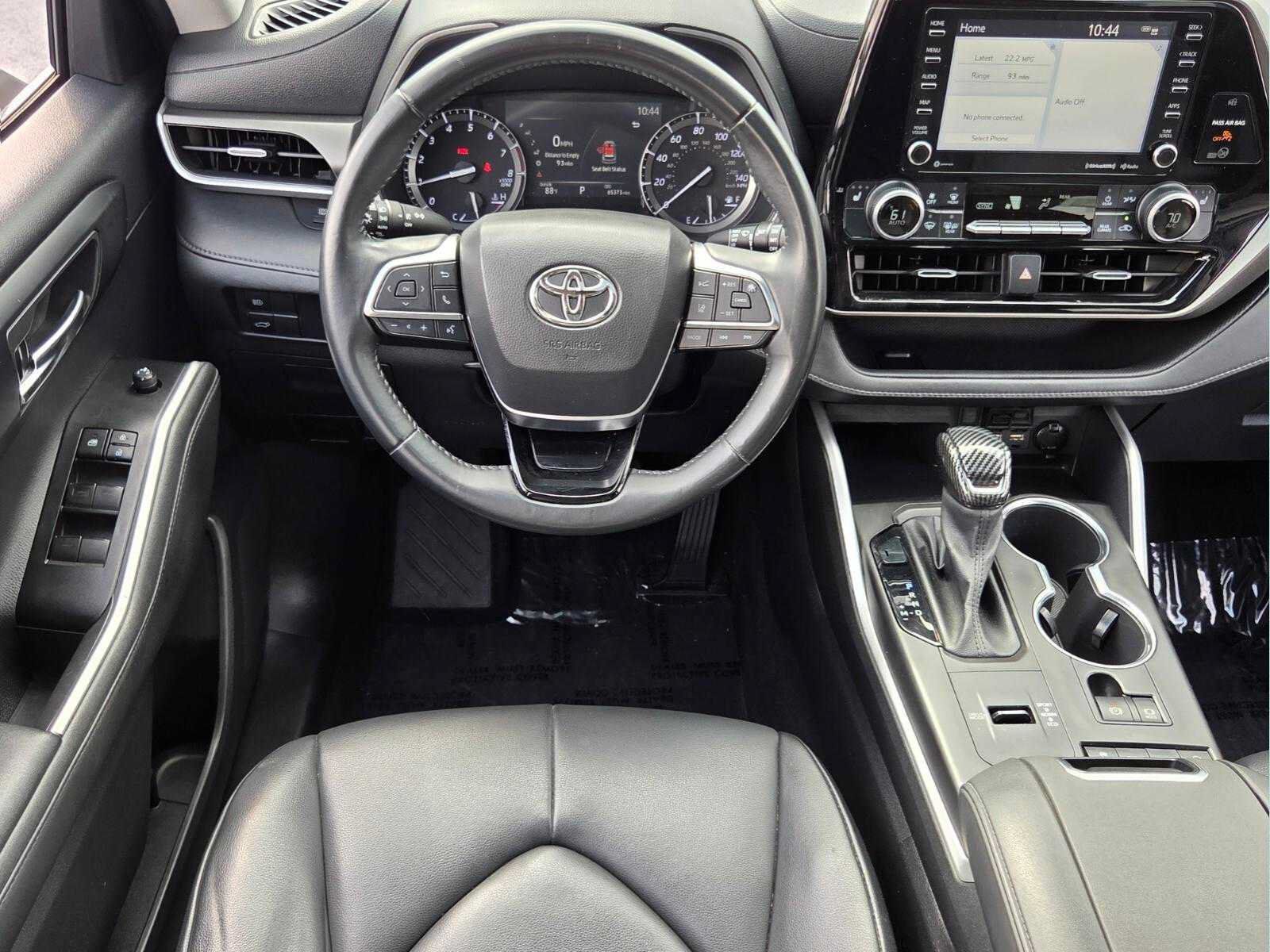 Used 2021 Toyota Highlander XLE FWD image 13