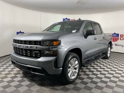 Used 2020 Chevrolet Silverado 1500 Custom w/ Custom Value Package AWD/4WD image 7