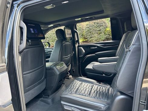 Used 2024 Cadillac Escalade ESV V w/ LPO, Floor Liner Package AWD/4WD image 41