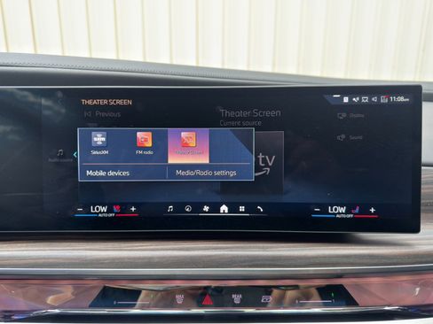 Used 2023 BMW i7 xDrive60 w/ Executive Package 2 AWD/4WD image 30