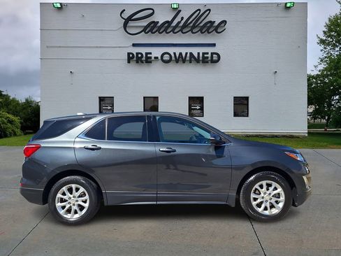 Used 2018 Chevrolet Equinox LT image 2