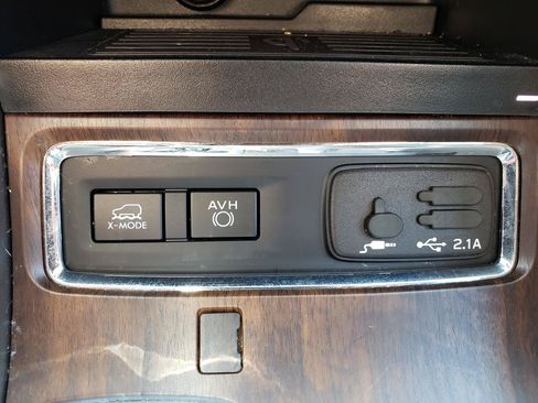 Used 2022 Subaru Ascent Touring AWD/4WD image 23