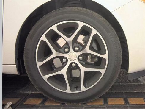 Used 2017 Buick Regal Sport Touring image 10