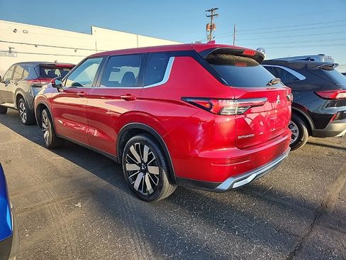 Used 2025 Mitsubishi Outlander AWD image 4