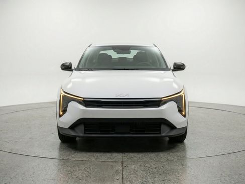 Used 2025 Kia K4 FWD image 2